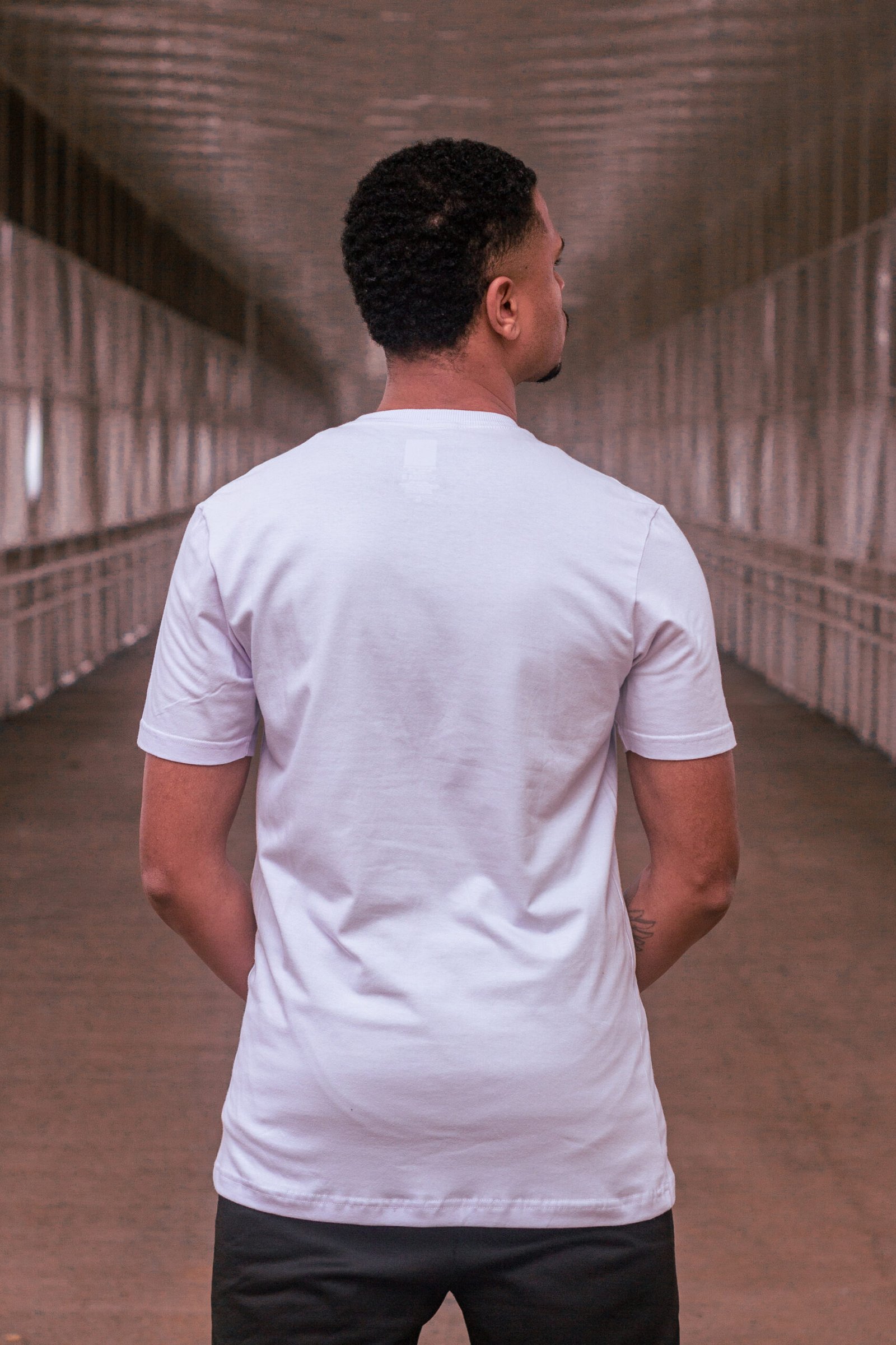 T-SHIRT SLIM GORILA BATTER - Imagem 4