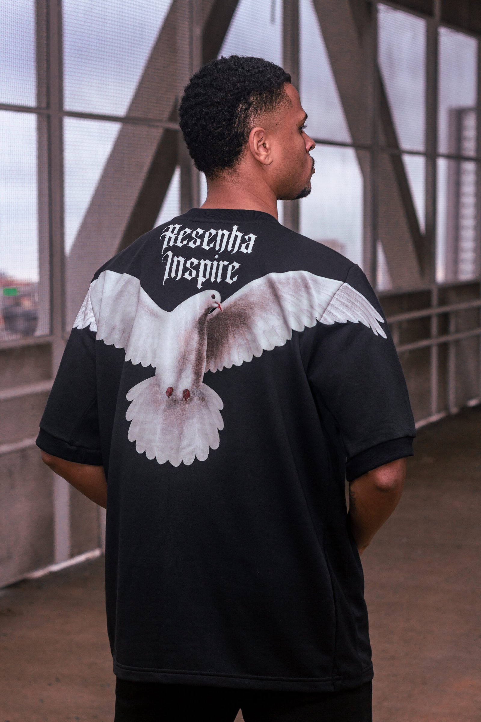 CAMISETA OVERSIZED PEACE-BLACK - Imagem 3