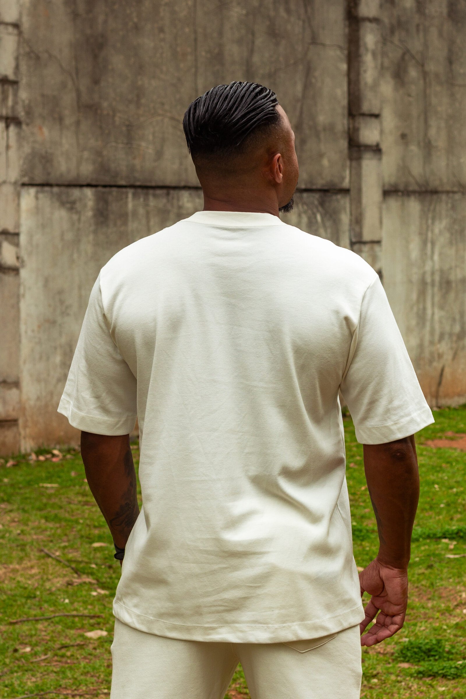 CAMISETA OVER BASIC INSPIRED OFFWHITE - Imagem 4
