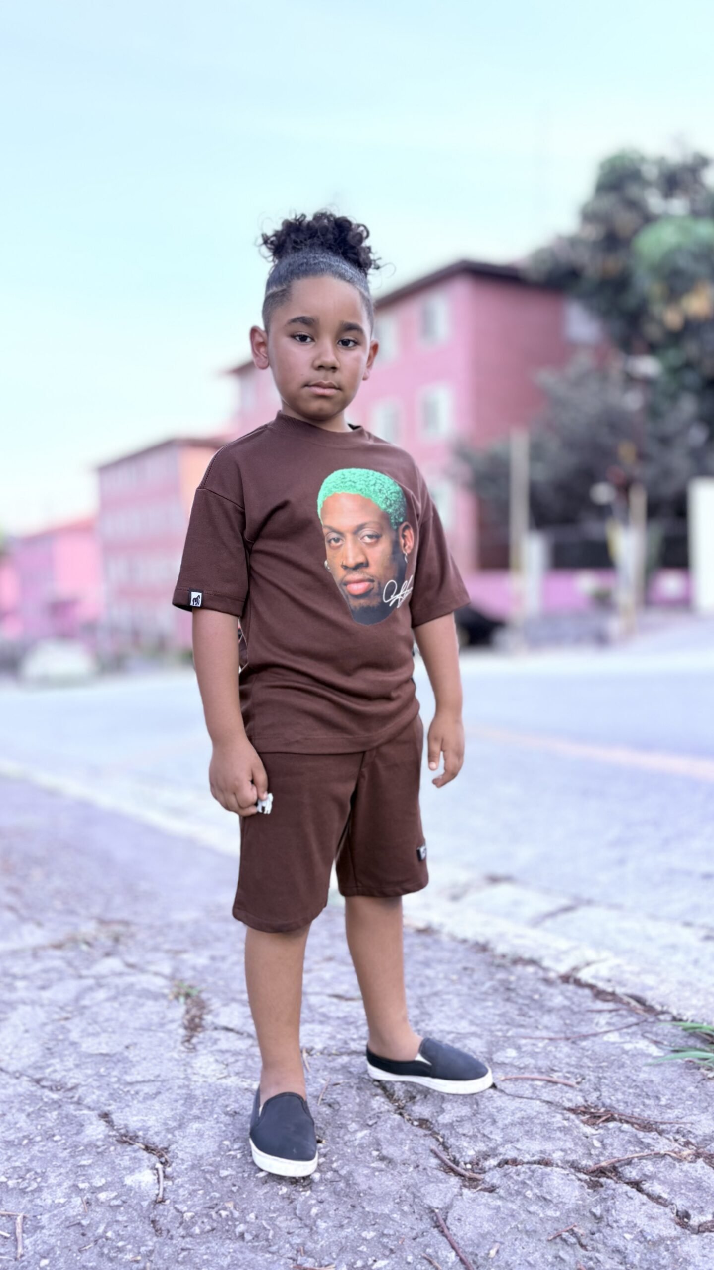 CAMISETA OVER KIDS D.RODMAN-MARROM - Imagem 5